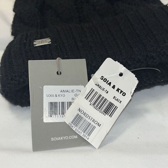 AMALIE SOIA & KYO BEANIE NWT BLACK